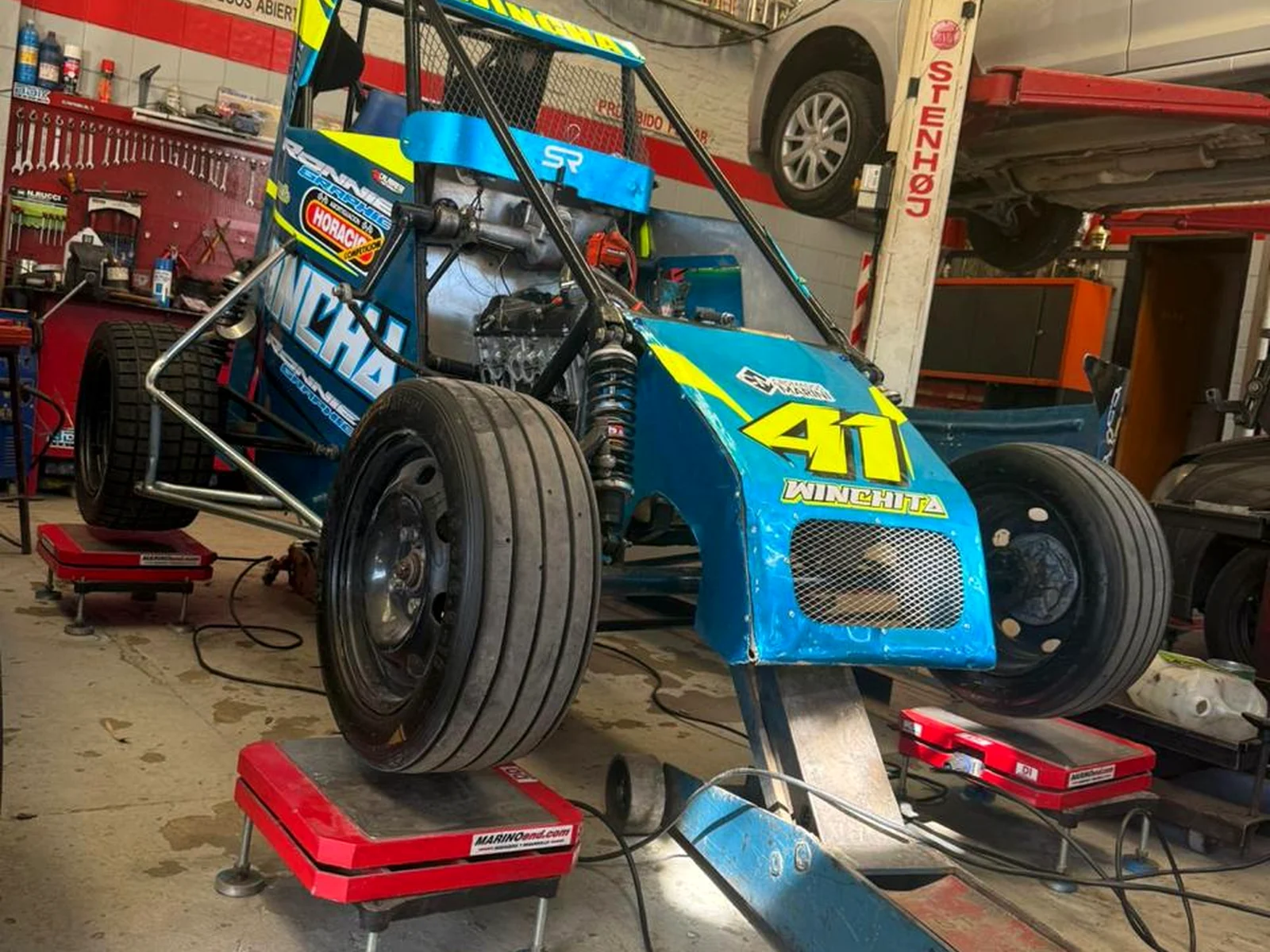 Formula azul numero 41 en balanzas — MarinoEND en competición